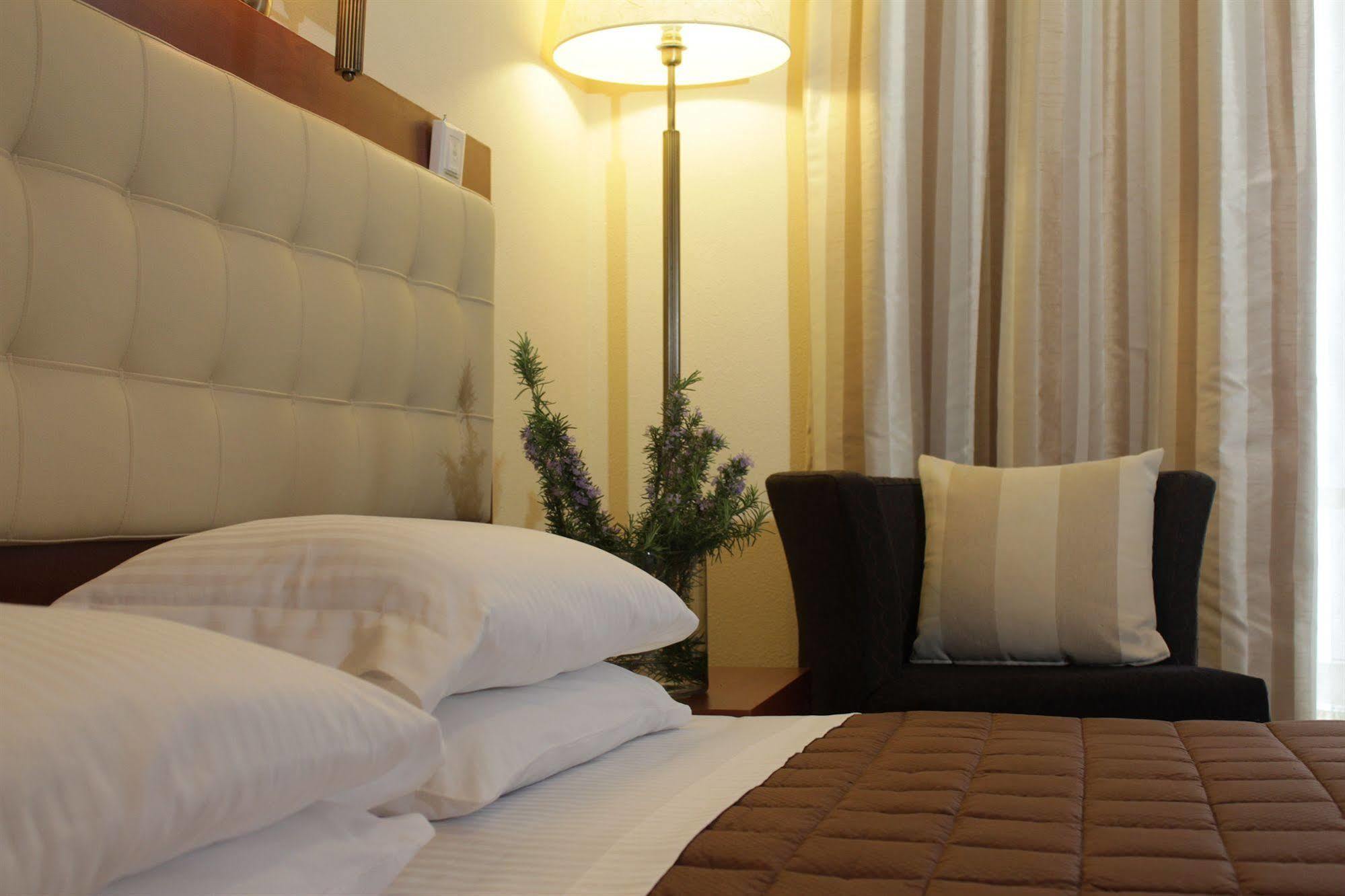 Tourist Boutique Hotel Аргостолион Экстерьер фото